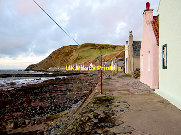 Photo 6"x4" The Main Street Crovie Crovie c2007