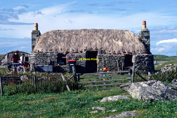 Photo 6"x4" Gatliff Trust hostel at Claddach Baleshare - 1986 Cladach a' Bhaile Shear c1986