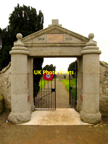 Photo 6"x4" First World War memorial in the form of a gate into Fetterangus kirkyard Fetterangus c2007
