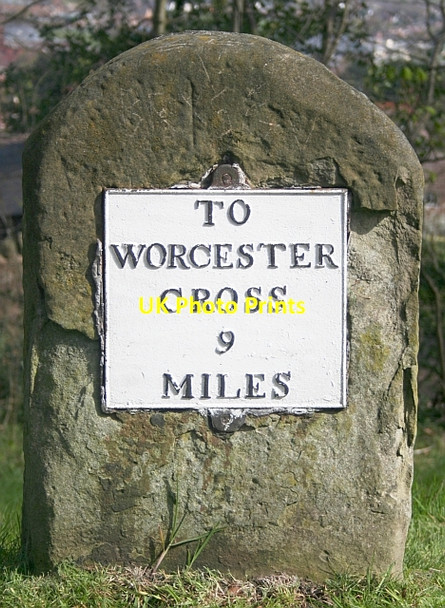 Photo 6"x4" Milestone on Malvern Common Great Malvern c2007