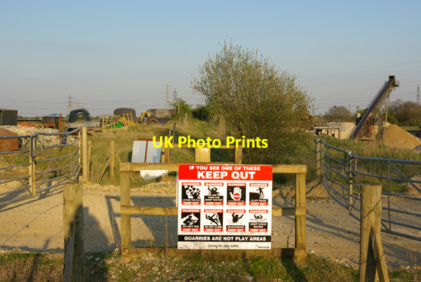 Photo 6"x4" Footpath through the gravel workings Boreham\/TL7509 c2007