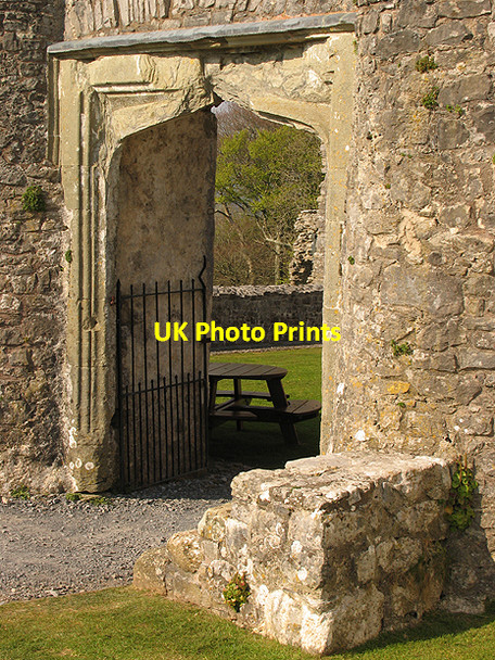Photo 6"x4" Oxwich Castle Entrance Norton\/SS4986 c2007