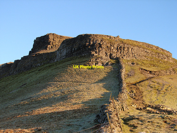 Photo 6"x4" The southern ramparts of Pen-y-ghent Brackenbottom c2007