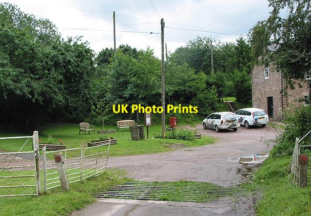 Photo 6"x4" Cattle grid at Hole-in-the-Wall Hole-in-the Wall c2007