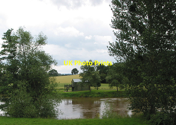 Photo 6"x4" Boathouse on the Wye near Lyndor Wood Hole-in-the Wall c2007
