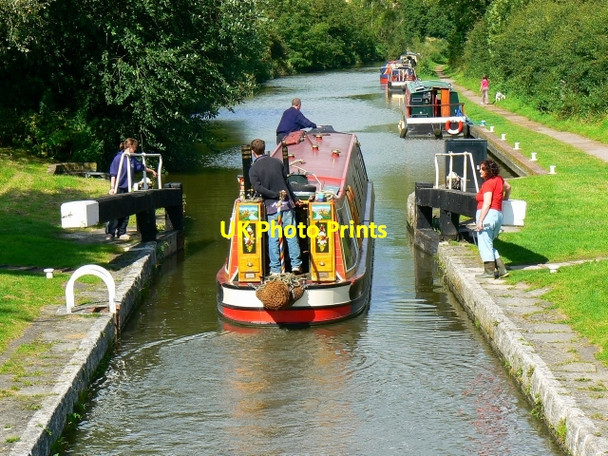 Photo 6"x4" Kennet and Avon canal, Wootton Rivers Cuckoo's Knob c2007