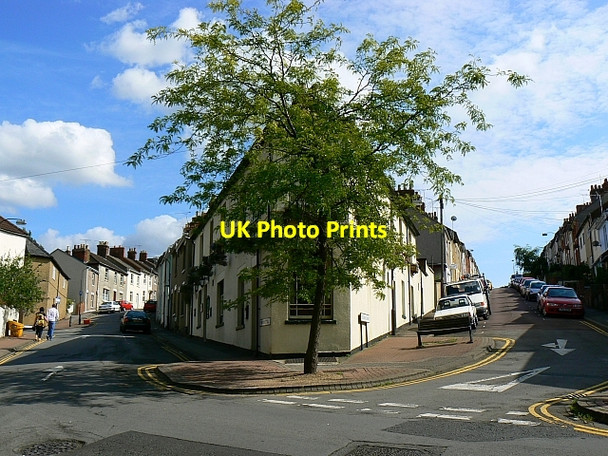 Photo 6"x4" The Beehive pub, Prospect Hill, Swindon Swindon\/SU1685 c2007