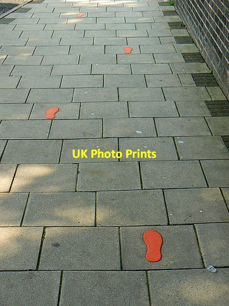 Photo 6"x4" Orange footprints on the footpath, Princes Street, Swindon Swindon\/SU1685 c2007