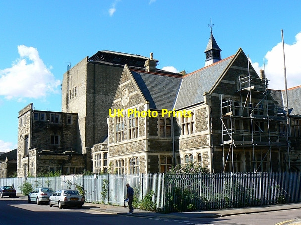 Photo 6"x4" GWR Mechanics' Institution, Emlyn Square, Swindon (1) Swindon\/SU1685 c2007