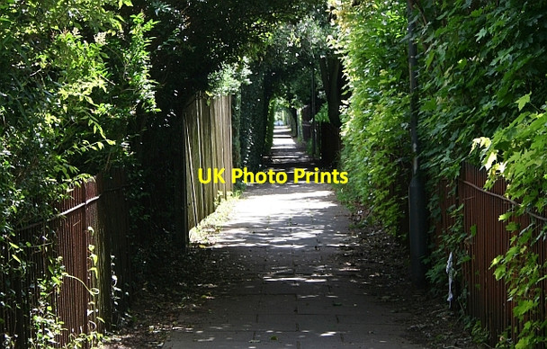 Photo 6"x4" Footpath, Hanbury Park, Worcester. Worcester c2007