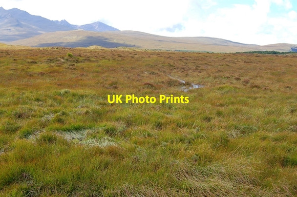 Photo 6"x4" Moorland north of Sligachan Allt M\u00f2r\/NG4532 c2007