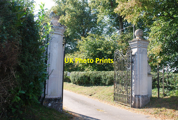 Photo 6"x4" Gates on Inwood drive Henstridge Ash c2007