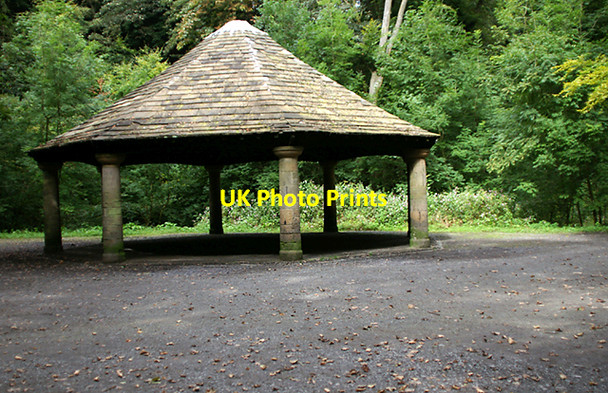 Photo 6"x4" The Greenway shelter in Sunnyhurst Wood Darwen c2007