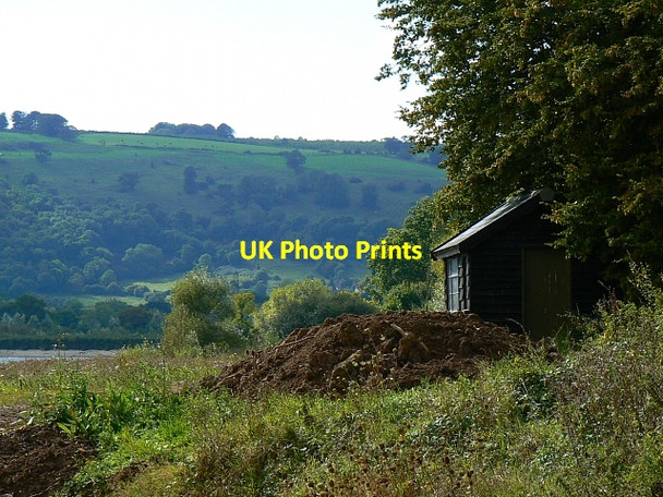 Photo 6"x4" Small hut, Chew Valley Lake, Somerset Herons Green c2007