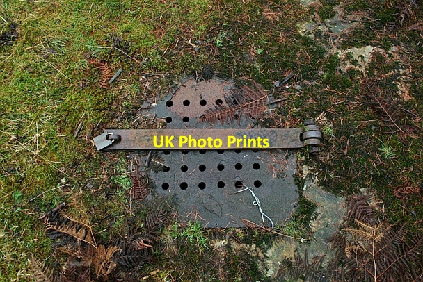 Photo 6"x4" Manhole at How Beck (2) Howgill\/SE0659 c2008