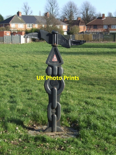 Photo 6"x4" Millennium Milepost Moor Green\/SP0682 c2008