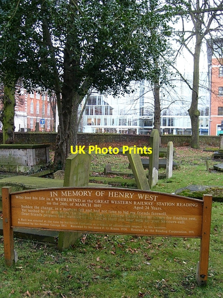 Photo 6"x4" Memorial to Henry West, St.Laurence's Churchyard Reading c2008