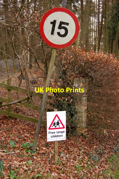 Photo 6"x4" Free Range Children Sign Kingsclere c2008