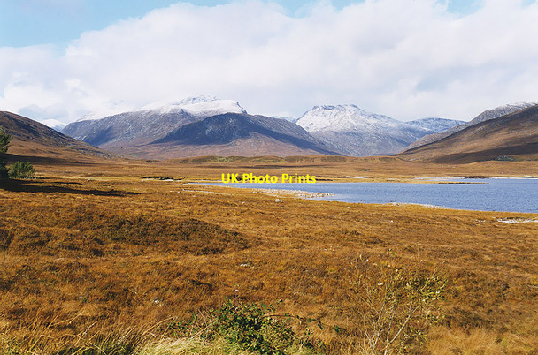 Photo 6"x4" The western shore of Loch Glascarnoch Meall Daimh\/NH2872 c1998