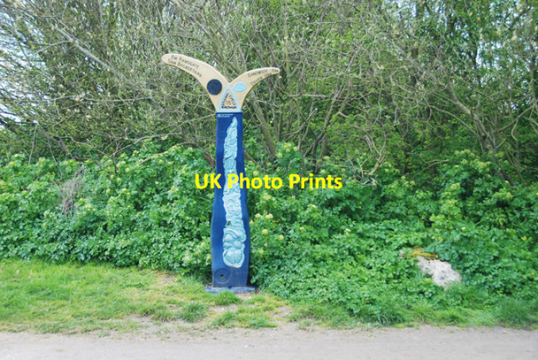 Photo 6"x4" National Cycle Network sign Cliffs End c2008