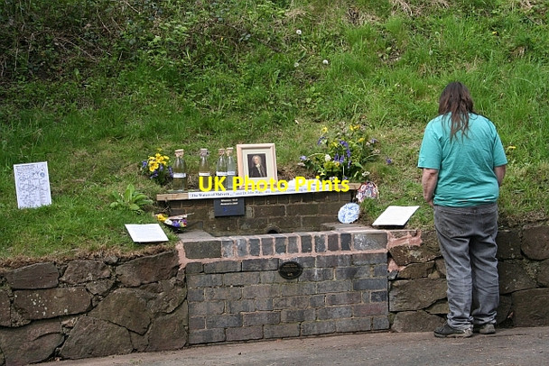 Photo 6"x4" Well Dressing 2008: Weavers Well - detail Great Malvern c2008