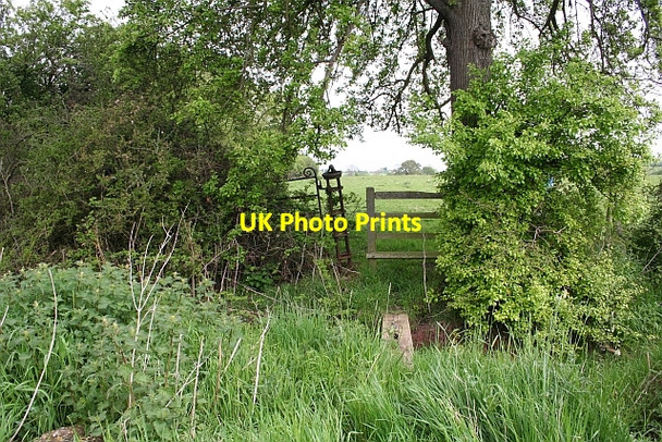 Photo 6"x4" Footbridge, Stile, and Old Gate Buckbury c2008