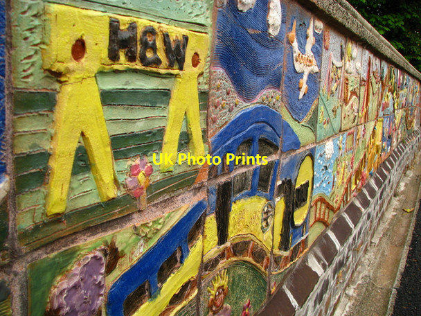 Photo 6"x4" Mural, Carnalea railway halt [2] Bangor\/J5081 c2008
