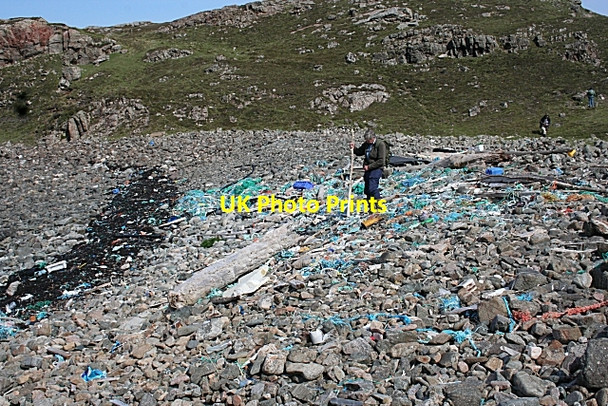Photo 6"x4" Beach Rubbish Scourie c2008
