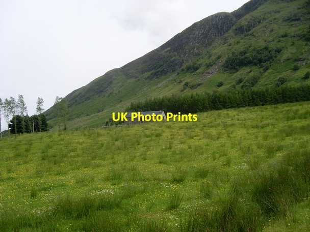 Photo 6"x4" Looking uphill to the Nevis Inn Fort William\/An Gearasdan c2008