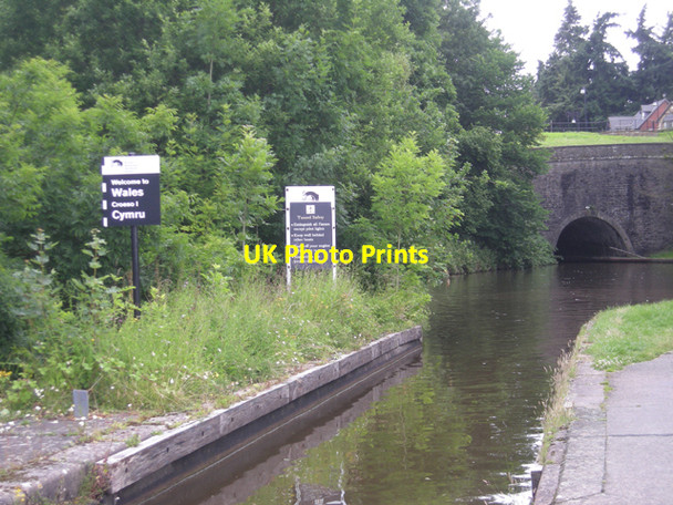 Photo 6"x4" Croeso I Gymru Chirk\/Y Waun c2008
