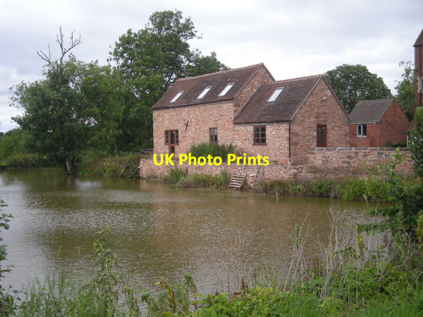 Photo 6"x4" Pond at Pool Hall Alveley c2008