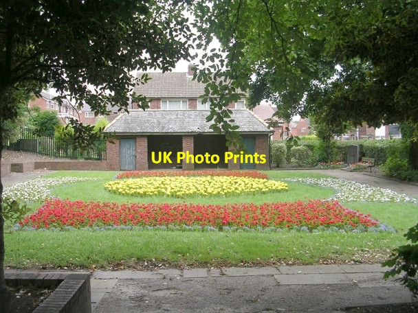 Photo 6"x4" King George Gardens - York Road, Seacroft Parklands\/SE3535 c2008