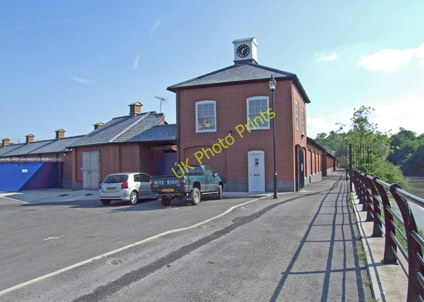 Photo 6"x4" Racecourse stables Chester c2009 P1