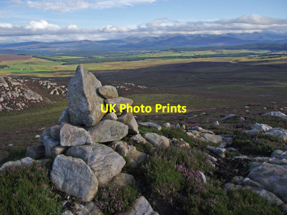 Photo 6"x4" Cairn, Creag an Righ Achnahannet\/NH9727 c2008