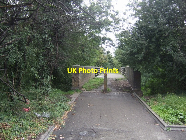 Photo 6"x4" Bridge to nowhere Grove Vale c2008