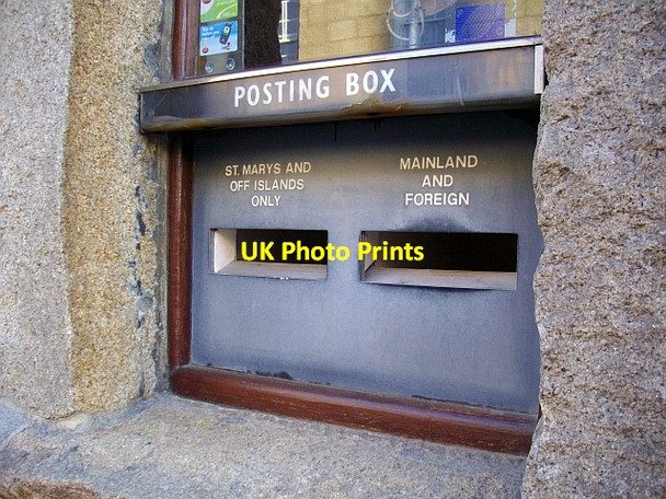 Photo 6"x4" Post box, Hugh Town post office, St. Mary's Hugh Town c2008