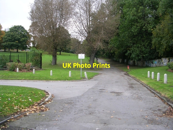 Photo 6"x4" Entrance to Park\/Recreation Ground - Burley Road Burley\/SE2734 c2008