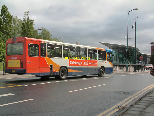 Photo 6"x4" Hyde Bus Station Hyde\/SJ9494 c2006