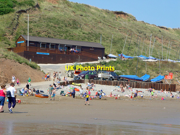 Photo 6"x4" Filey Sailing Club Filey c2003