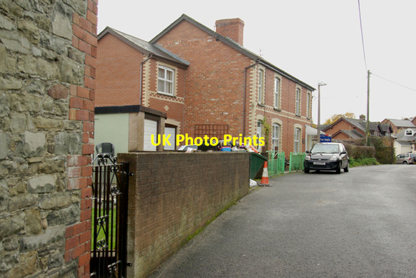 Photo 6"x4" Top of Castle Pitch Builth Wells\/Llanfair-Ym-Muallt c2008