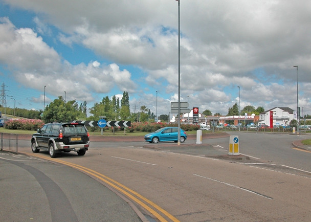 Photo 6"x4" Parkgate Road roundabout Chester c2005