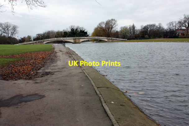 Photo 6"x4" Towards the footbridge over the lake, East Park Sutton Ings\/TA1231 c2008