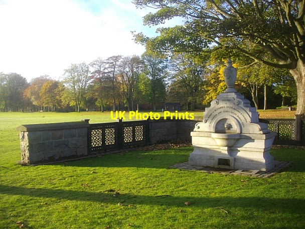 Photo 6"x4" Alexander Taylor Memorial, Duthie Park, Aberdeen Aberdeen\/NJ9206 c2008