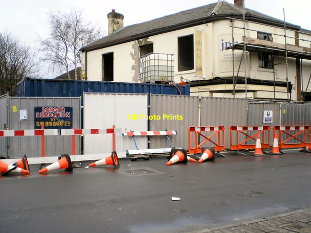 Photo 6"x4" Demolition of Clothes Shop Hyde\/SJ9494 c2007
