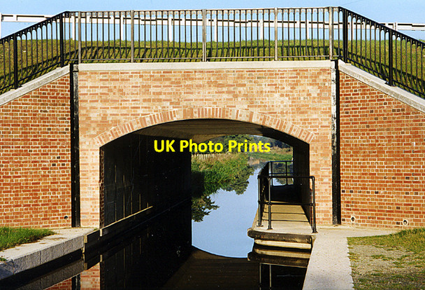Photo 6"x4" Montgomery Canal Bridge Queen's Head c2002