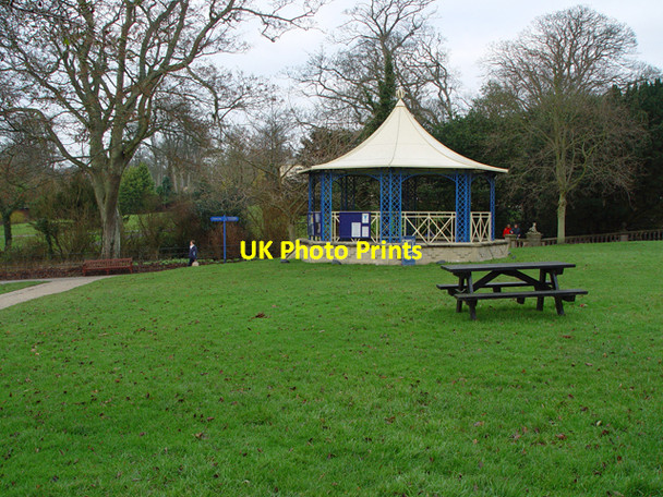 Photo 6"x4" The gazebo, Sewerby Hall Bridlington c2008