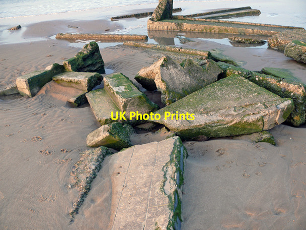 Photo 6"x4" Robin Hoods pillbox Rhyl c2007