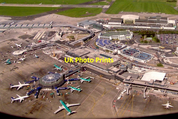 Photo 6"x4" Dublin Airport takeoff Swords c2008