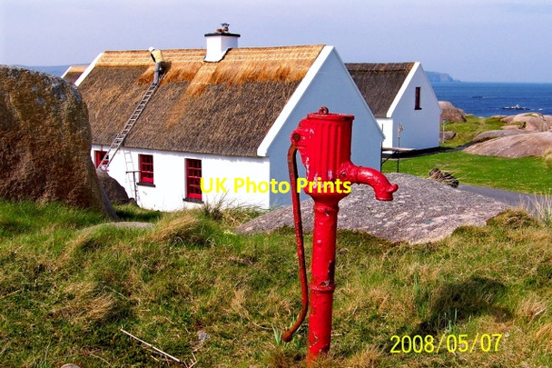 Photo 6"x4" Cruit Island - Donegal Thatched Roof Cottages Kincaslough c2008