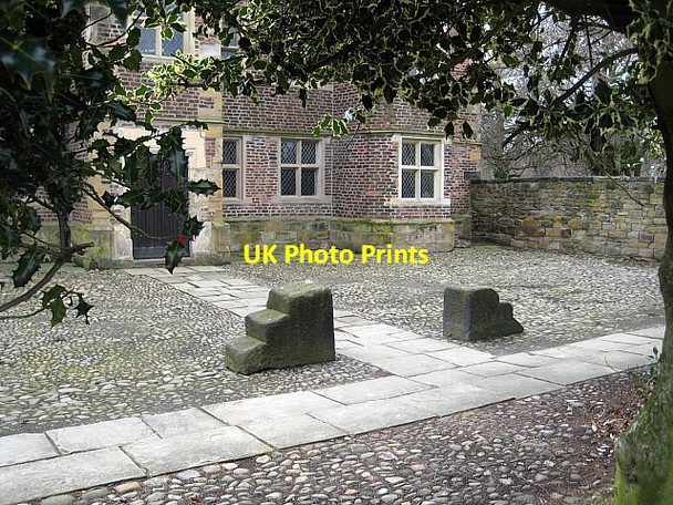 Photo 6"x4" Clarke Hall mounting blocks Wakefield\/SE3320 c2009